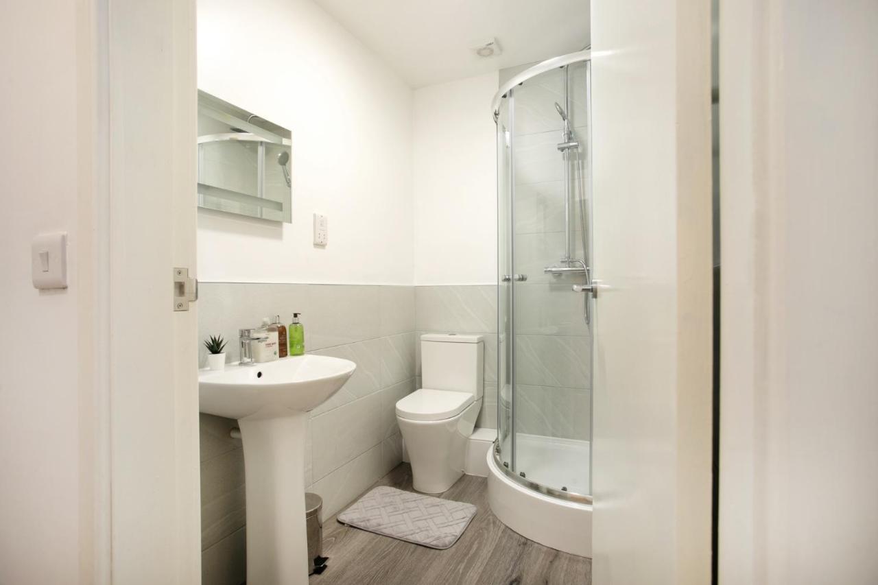 Spacious 2 Bedroom Apartments - 5 Mins From Qmc, Universities And City Centre! Nottingham Exterior photo